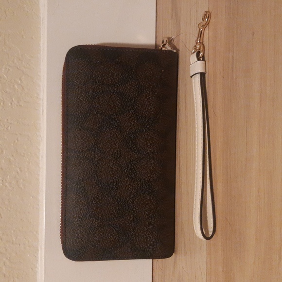 Coach Zip Around Wallet - Picture 2 of 3